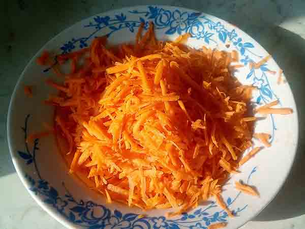 нарезанная морковь