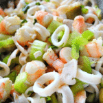 Морской салат с огурцами