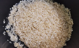 Промываем хорошо рис